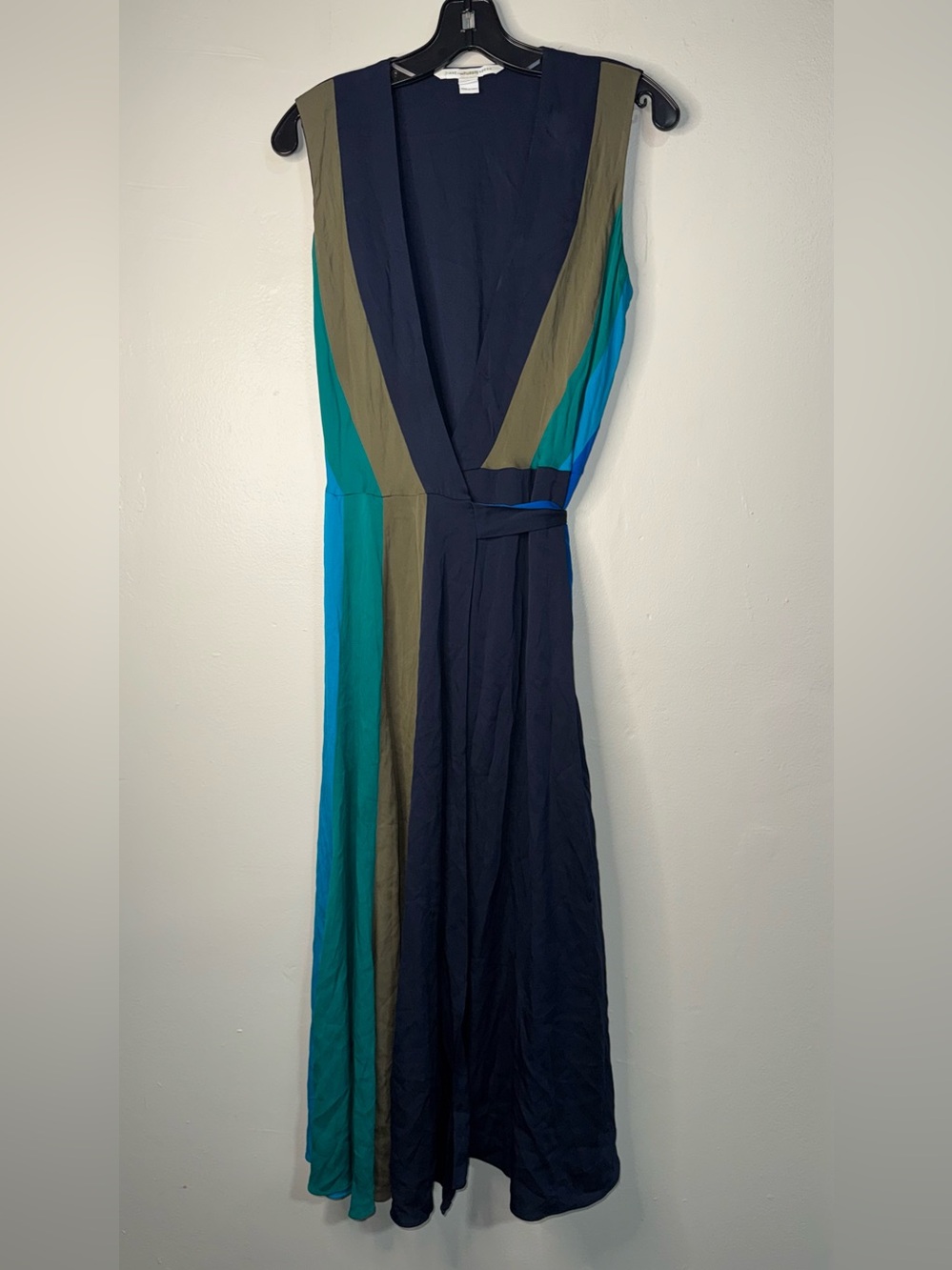 Diane Von Furstenberg Penelope Silk Sleeveless Wrap Midi Dress - Picture 2 of 16
